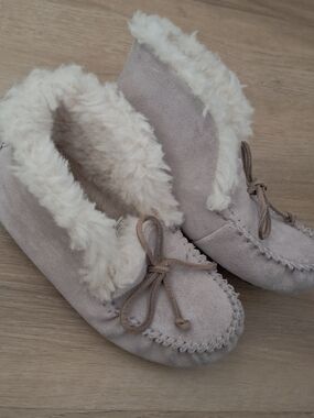 UGG Alena Slippers in Dusk | Grey Lavender Suede Shearling Moccasin size 1 Youth